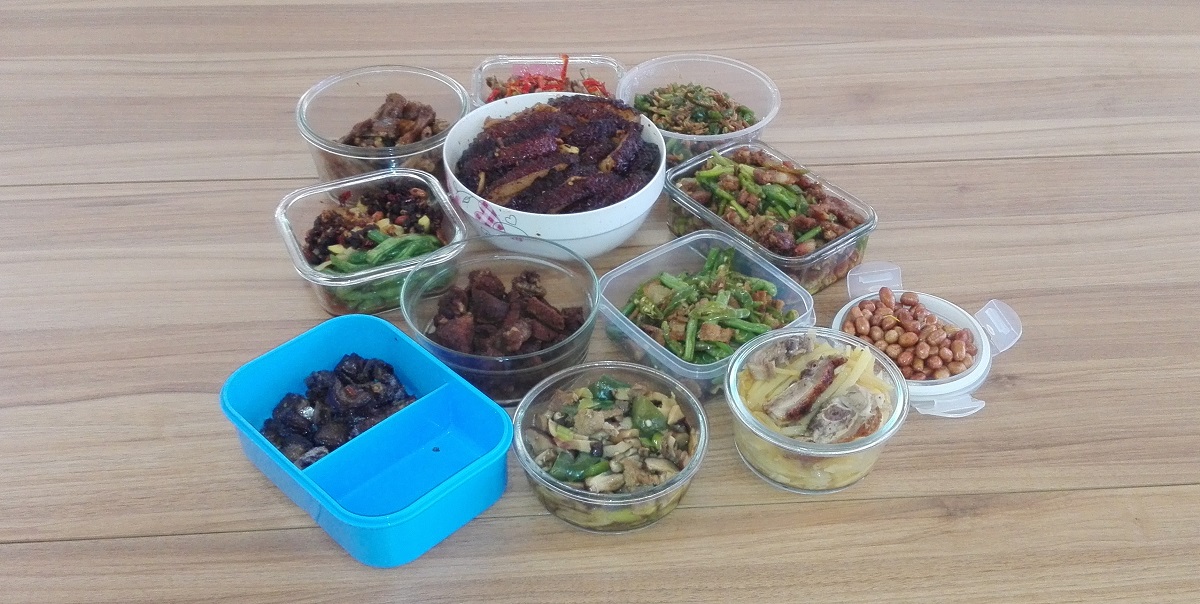 一簞食，一豆羹，魚，我所欲也，肉，亦我所欲也